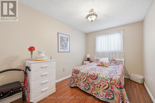 2339 Gillingham Drive, Burlington, ON - Indoor Photo Showing Bedroom