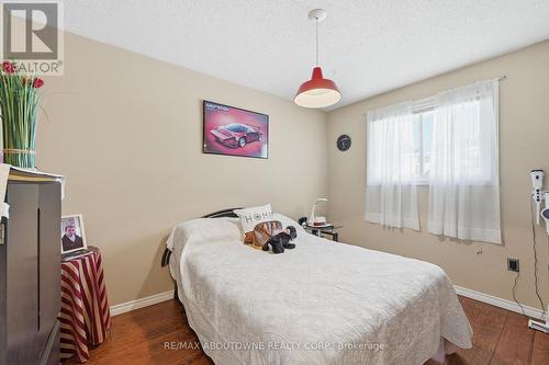 2339 Gillingham Drive, Burlington, ON - Indoor Photo Showing Bedroom