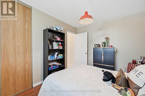 2339 Gillingham Drive, Burlington, ON - Indoor Photo Showing Bedroom