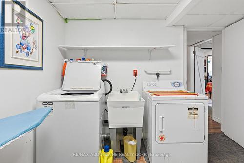 2339 Gillingham Drive, Burlington, ON - Indoor Photo Showing Laundry Room
