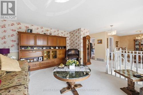 2339 Gillingham Drive, Burlington, ON - Indoor Photo Showing Living Room