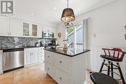 2339 Gillingham Drive, Burlington, ON - Indoor Photo Showing Kitchen With Upgraded Kitchen