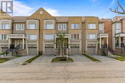55 - 3050 ERIN CENTRE BOULEVARD  Mississauga, ON L5M 0P5