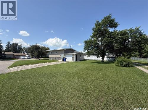 27 Calvert Crescent, Lanigan, SK - Outdoor