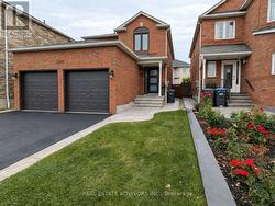 5215 MARBLEWOOD DRIVE  Mississauga, ON L5V 2P1