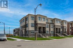 2 A BIG WILLOW CRESCENT Richmond Hill, ON L4E 1P3