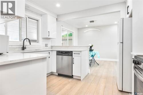 1614 Mckercher Drive, Saskatoon, SK - Indoor Photo Showing Kitchen With Upgraded Kitchen
