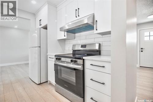 1614 Mckercher Drive, Saskatoon, SK - Indoor Photo Showing Kitchen