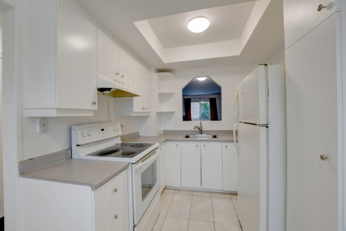 Cuisine - 521 Rue Hyman, Dollard-Des-Ormeaux, QC - Indoor Photo Showing Kitchen