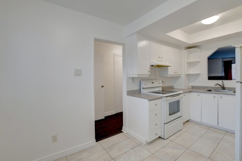 Cuisine - 521 Rue Hyman, Dollard-Des-Ormeaux, QC - Indoor Photo Showing Kitchen