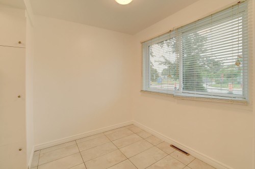 Coin-repas - 521 Rue Hyman, Dollard-Des-Ormeaux, QC - Indoor Photo Showing Other Room