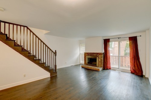 Salon - 521 Rue Hyman, Dollard-Des-Ormeaux, QC - Indoor Photo Showing Living Room With Fireplace