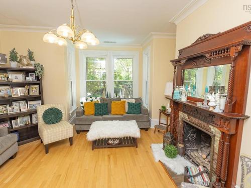44 John Street, Shelburne, NS - Indoor Photo Showing Living Room With Fireplace