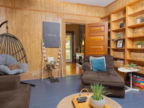 44 John Street, Shelburne, NS - Indoor Photo Showing Living Room