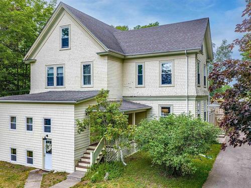 44 John Street, Shelburne, NS - Outdoor