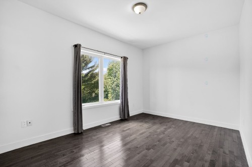 Master Bedroom - 405 Rue De La Montagne, Saint-Calixte, QC - Indoor Photo Showing Other Room