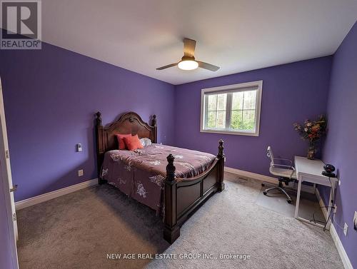 9031 Sideroad 17, Erin, ON - Indoor Photo Showing Bedroom