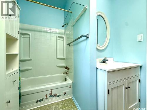 1317 Main Street, Canora, SK - Indoor Photo Showing Bathroom