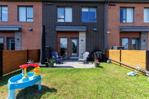 Courtyard - 177 Av. Mason, Pointe-Claire, QC - Outdoor