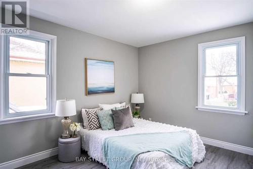 351 East 27Th Street, Hamilton, ON - Indoor Photo Showing Bedroom
