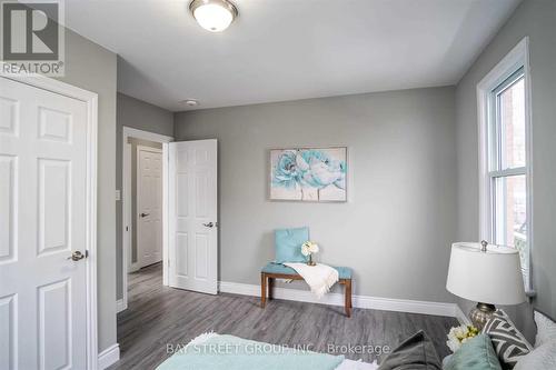 351 East 27Th Street, Hamilton, ON - Indoor Photo Showing Bedroom