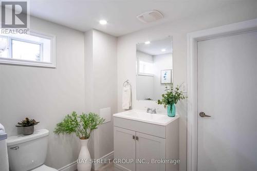 351 East 27Th Street, Hamilton, ON - Indoor Photo Showing Bathroom