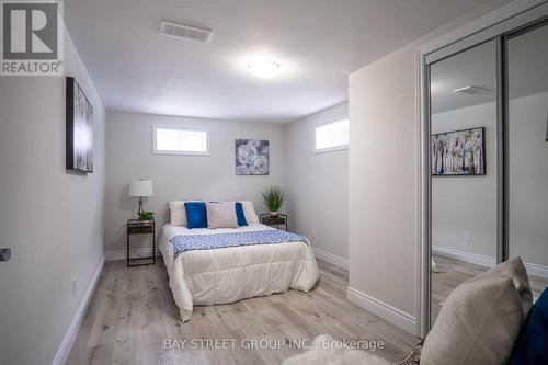 351 East 27Th Street, Hamilton, ON - Indoor Photo Showing Bedroom
