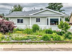 1116 39 ST NW  Edmonton, AB T6L 2K7