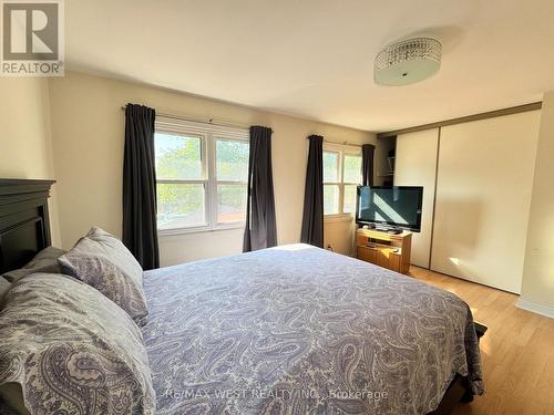 40 Maplehurst Square, Brampton, ON - Indoor Photo Showing Bedroom