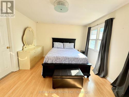 40 Maplehurst Square, Brampton, ON - Indoor Photo Showing Bedroom