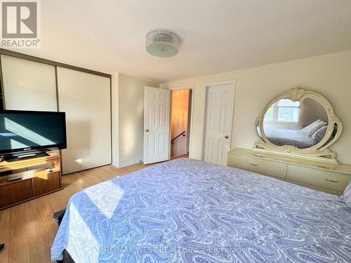40 Maplehurst Square, Brampton, ON - Indoor Photo Showing Bedroom