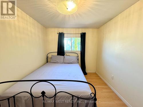 40 Maplehurst Square, Brampton, ON - Indoor