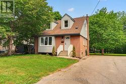 7072 DELL AVENUE Niagara Falls (Arad/Fallsview), ON L2G 4W3