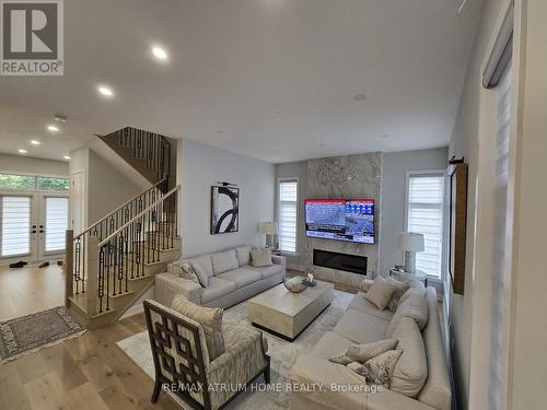 5 Norbury Crescent, Toronto, ON - Indoor Photo Showing Living Room