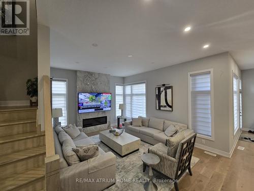 5 Norbury Crescent, Toronto, ON - Indoor Photo Showing Living Room
