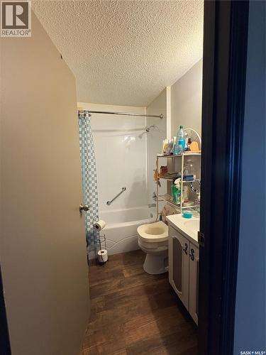561 18Th Street E, Prince Albert, SK - Indoor Photo Showing Bathroom