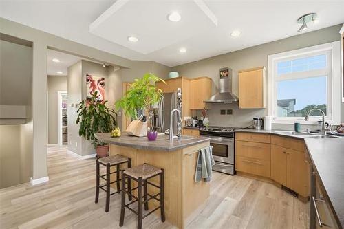 107 Hazel Ave, St Andrews, MB - Indoor Photo Showing Kitchen