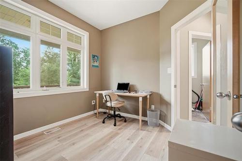 107 Hazel Ave, St Andrews, MB - Indoor Photo Showing Office