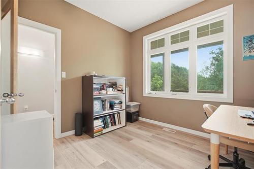 107 Hazel Ave, St Andrews, MB - Indoor Photo Showing Office