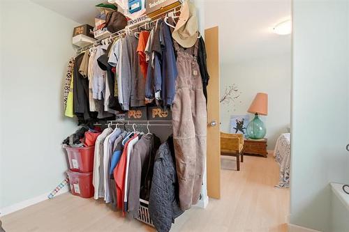 107 Hazel Ave, St Andrews, MB - Indoor With Storage