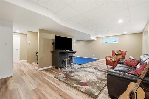 107 Hazel Ave, St Andrews, MB - Indoor Photo Showing Basement