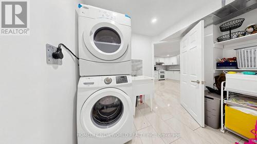 73 Doubtfire Crescent, Markham, ON - Indoor Photo Showing Laundry Room