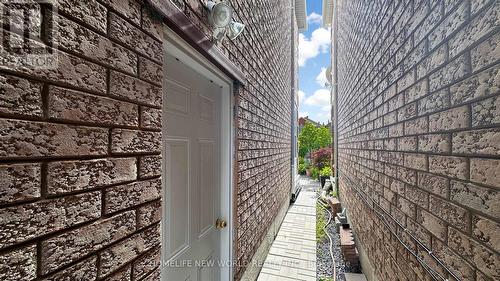 73 Doubtfire Crescent, Markham, ON - Outdoor