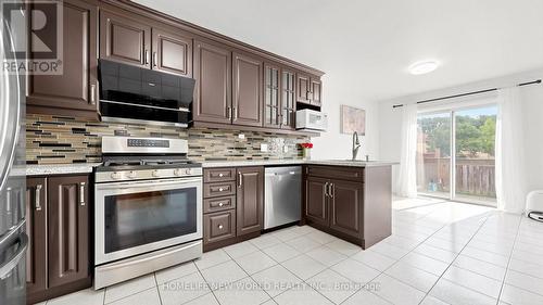 73 Doubtfire Crescent, Markham, ON - Indoor Photo Showing Kitchen