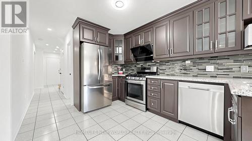 73 Doubtfire Crescent, Markham, ON - Indoor Photo Showing Kitchen With Upgraded Kitchen
