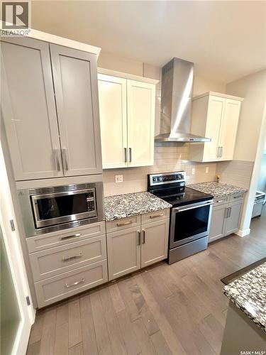 539 Secord Manor, Saskatoon, SK - Indoor Photo Showing Kitchen With Stainless Steel Kitchen