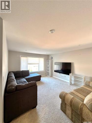 539 Secord Manor, Saskatoon, SK - Indoor Photo Showing Living Room