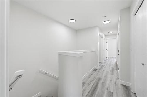 369 Berry St, Winnipeg, MB - Indoor Photo Showing Other Room