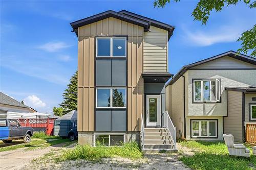 369 Berry ST  Winnipeg, MB R3N 1N4