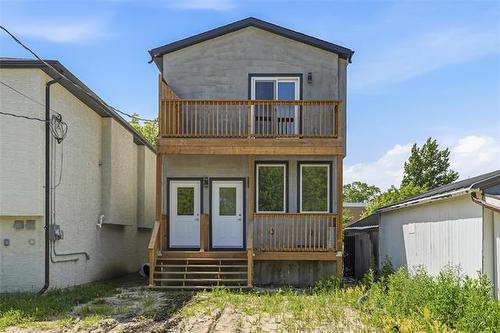 369 Berry St, Winnipeg, MB - Outdoor With Balcony